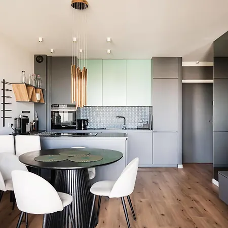 River Paradise With Parking Spot Apartment *